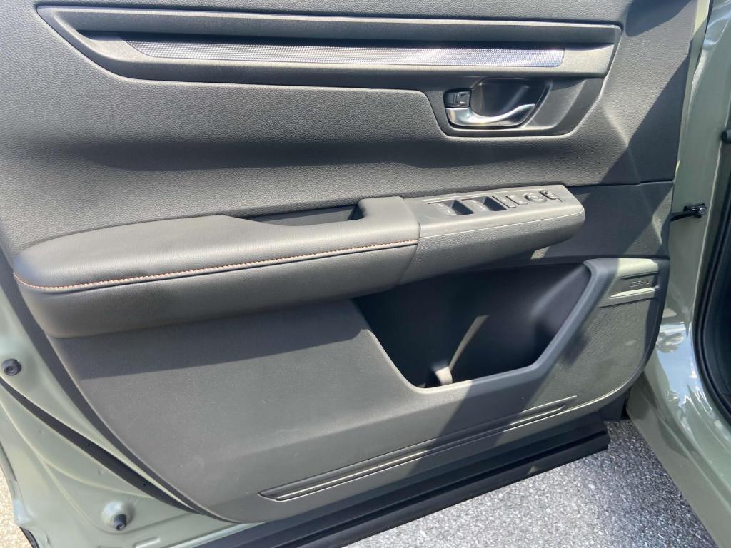 new 2026 Honda CR-V Hybrid car, priced at $40,705