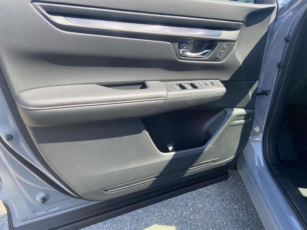 new 2026 Honda CR-V Hybrid car, priced at $40,630