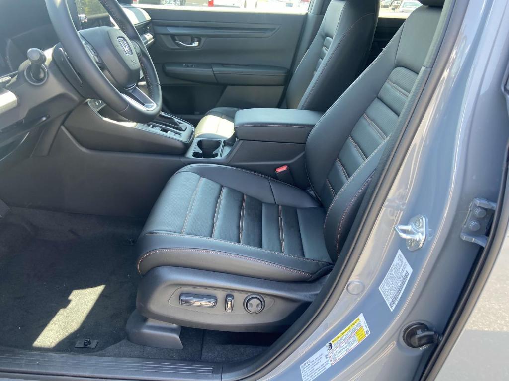 new 2026 Honda CR-V Hybrid car, priced at $40,630