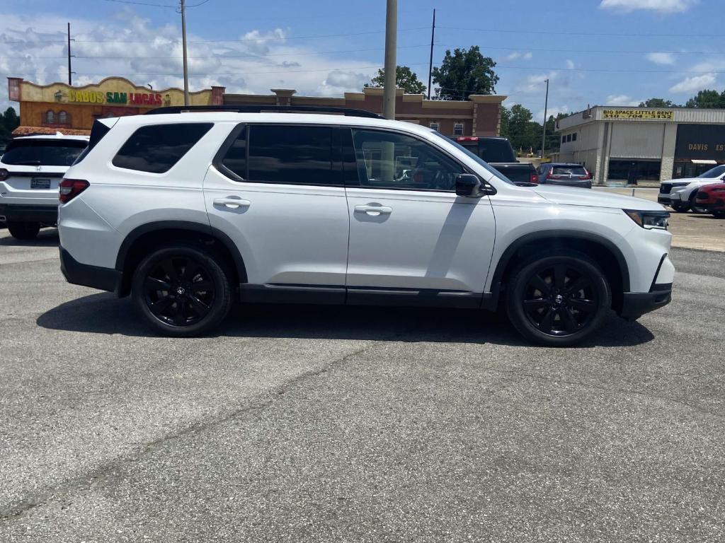 new 2025 Honda Pilot car, priced at $57,215