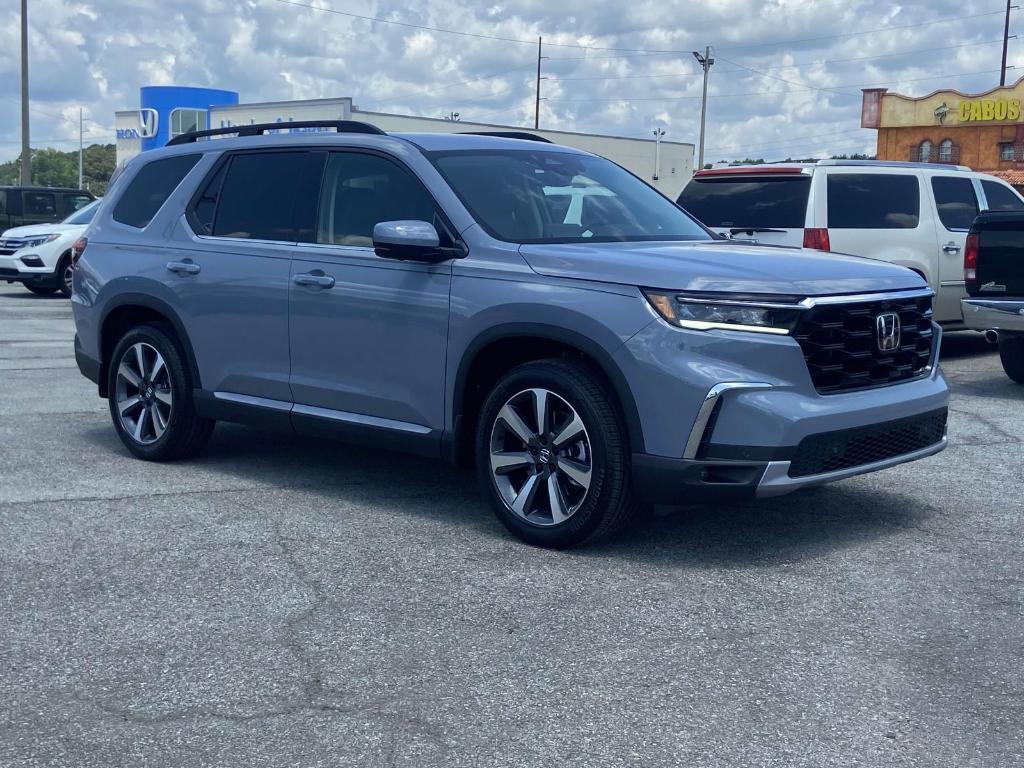 new 2025 Honda Pilot car, priced at $56,705