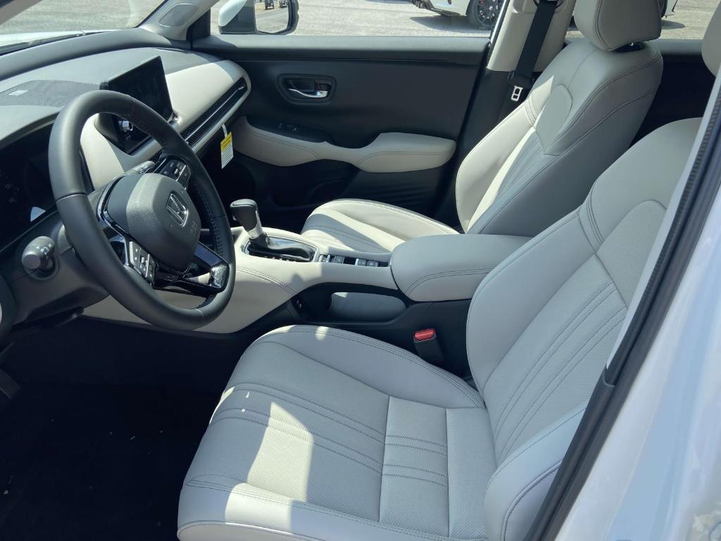 new 2025 Honda HR-V car, priced at $32,850