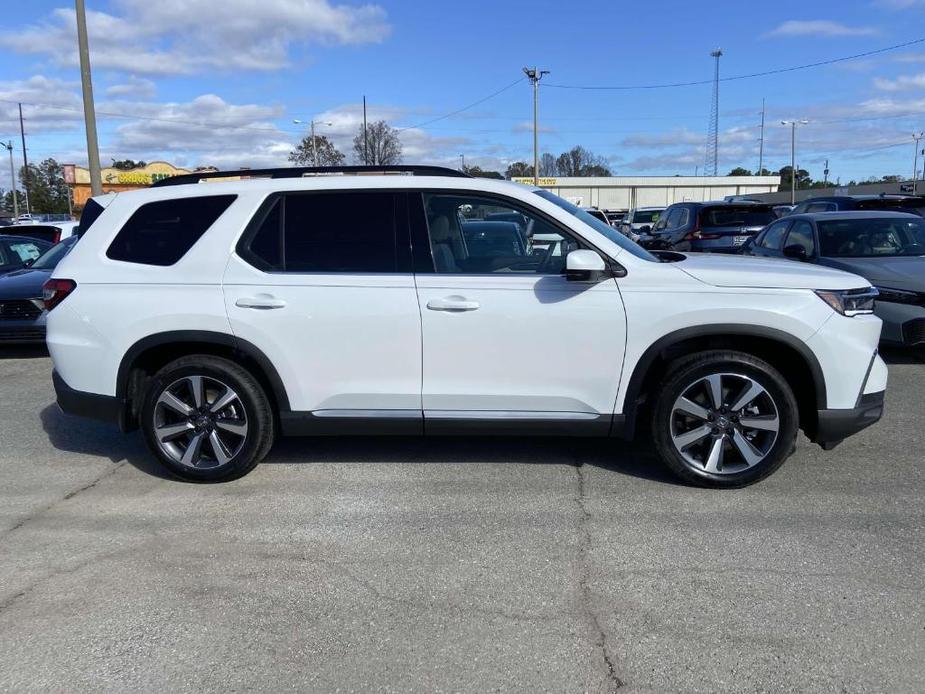 new 2025 Honda Pilot car, priced at $49,350