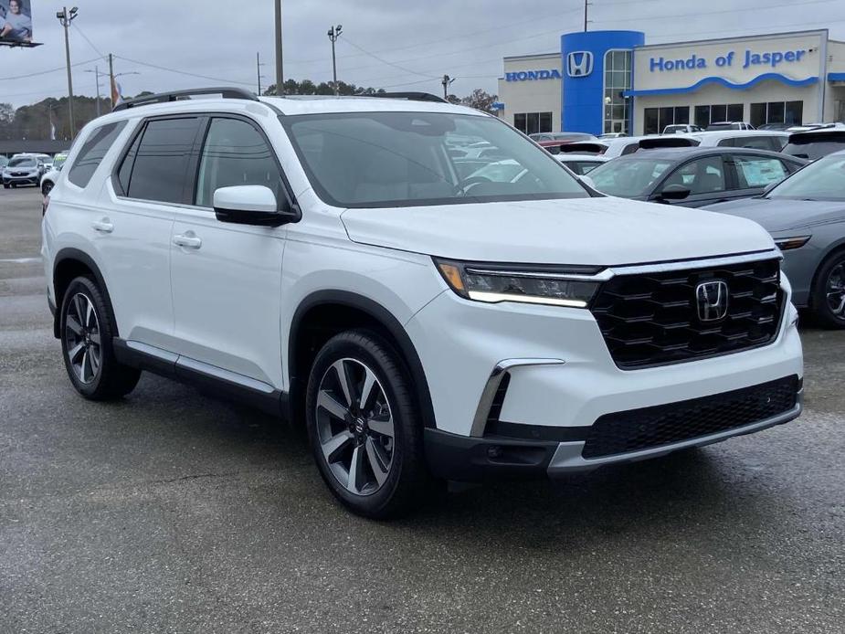 new 2025 Honda Pilot car, priced at $49,350