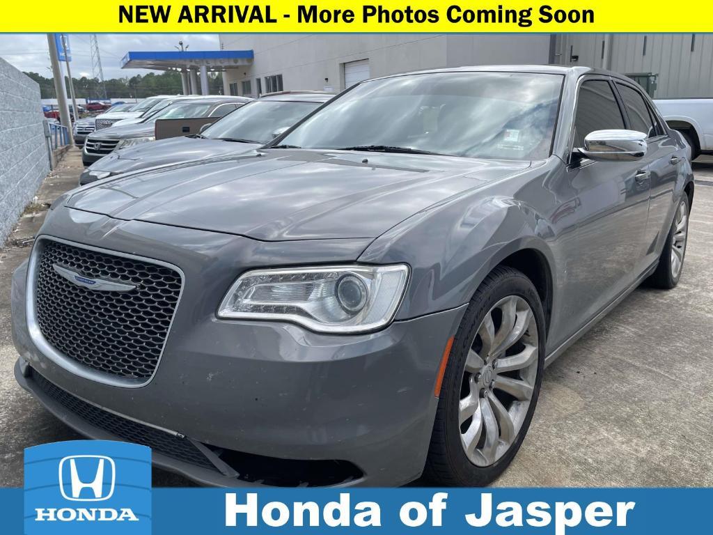 used 2018 Chrysler 300 car