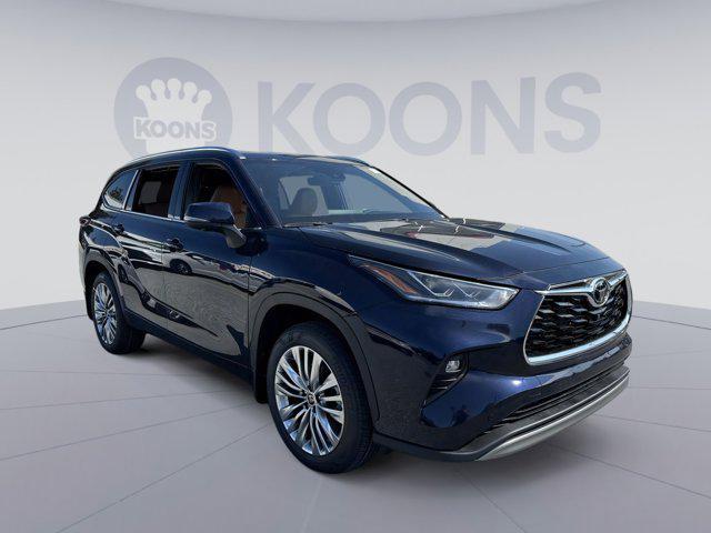 new 2025 Toyota Highlander car, priced at $54,053