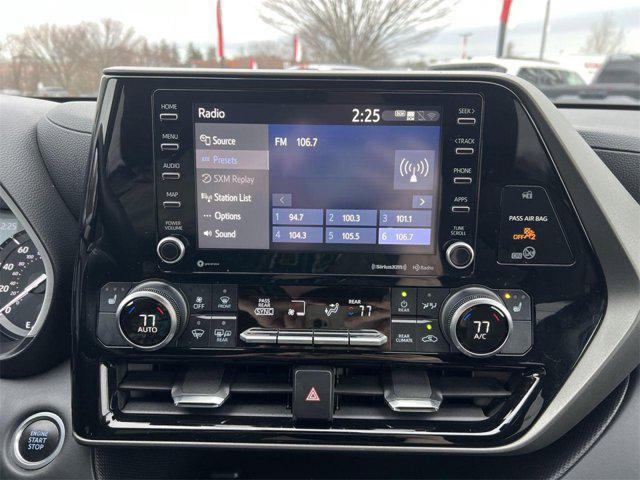 used 2021 Toyota Highlander car, priced at $32,200