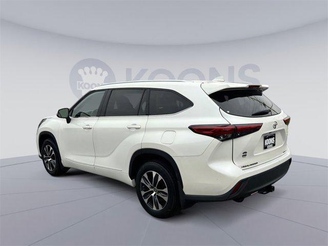 used 2021 Toyota Highlander car, priced at $32,200