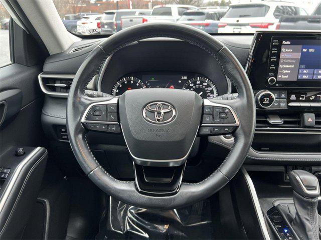 used 2021 Toyota Highlander car, priced at $32,200