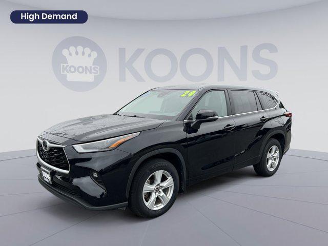 used 2024 Toyota Highlander car, priced at $33,685