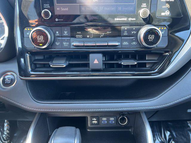 used 2022 Toyota Highlander car, priced at $34,385