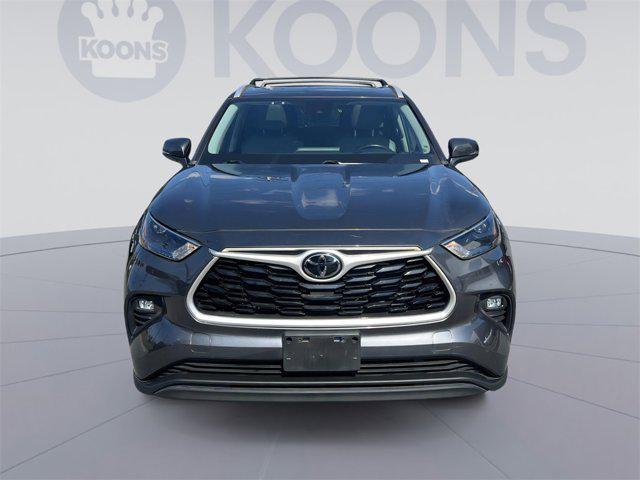 used 2022 Toyota Highlander car, priced at $38,400