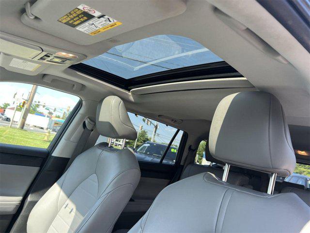 used 2022 Toyota Highlander car, priced at $38,400