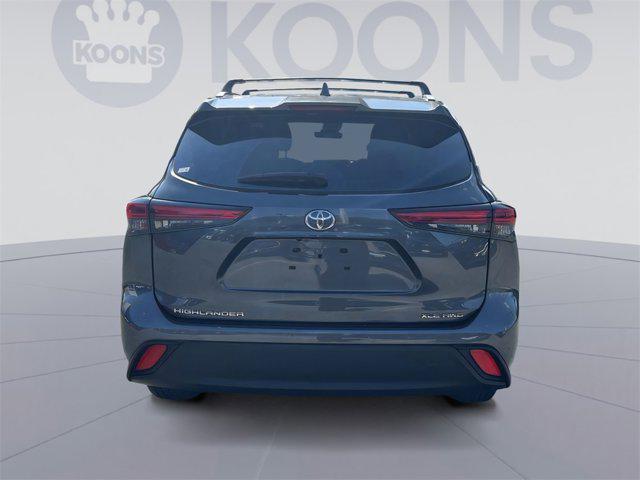 used 2022 Toyota Highlander car, priced at $38,400