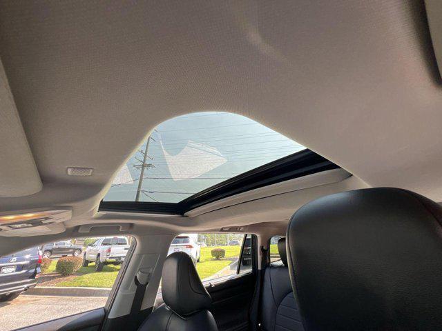 used 2022 Toyota Highlander car, priced at $38,600
