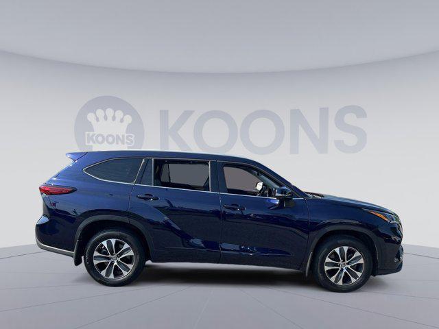 used 2022 Toyota Highlander car, priced at $38,600
