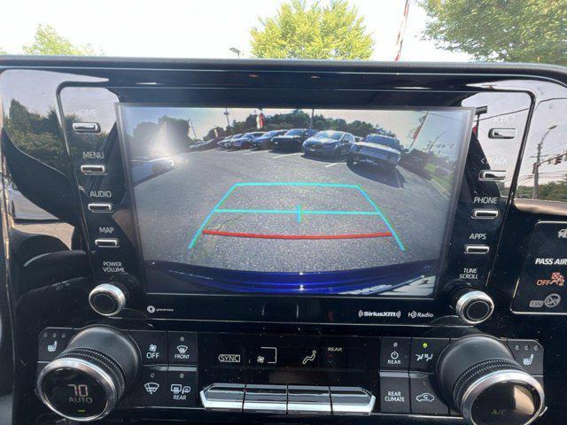 used 2022 Toyota Highlander car, priced at $38,600