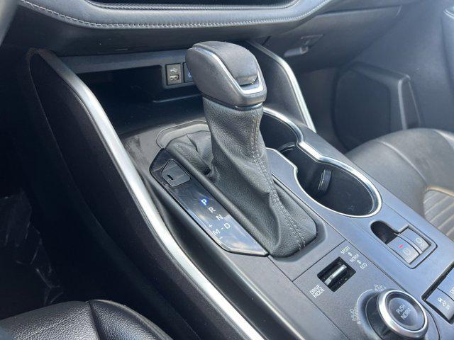 used 2022 Toyota Highlander car, priced at $34,500