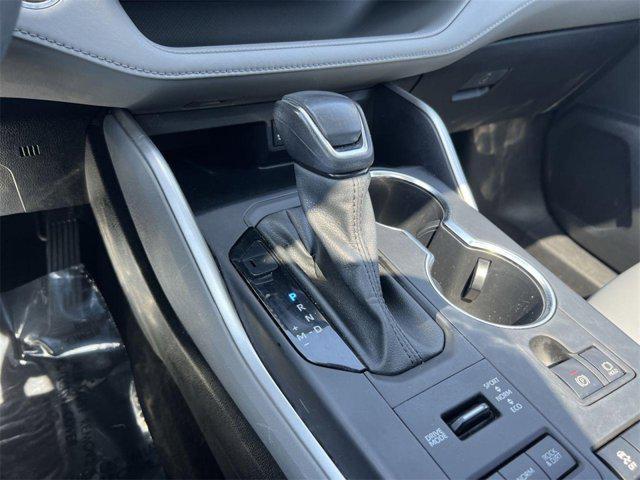 used 2022 Toyota Highlander car, priced at $37,400