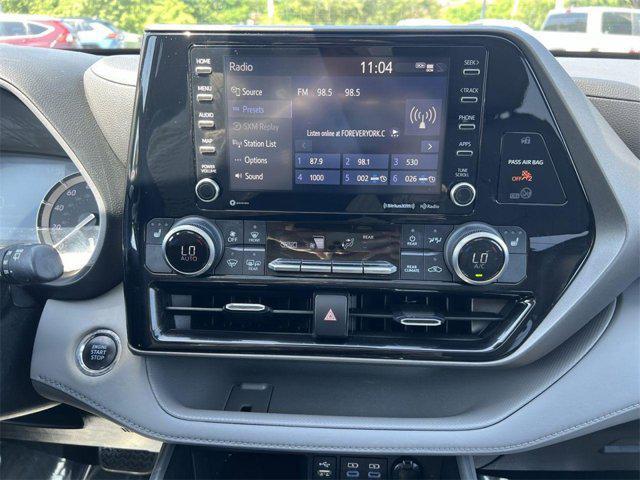 used 2022 Toyota Highlander car, priced at $37,400