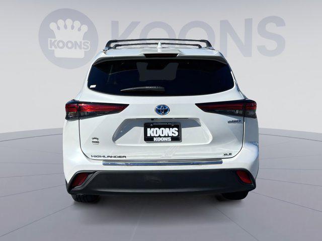 used 2023 Toyota Highlander Hybrid car, priced at $40,000