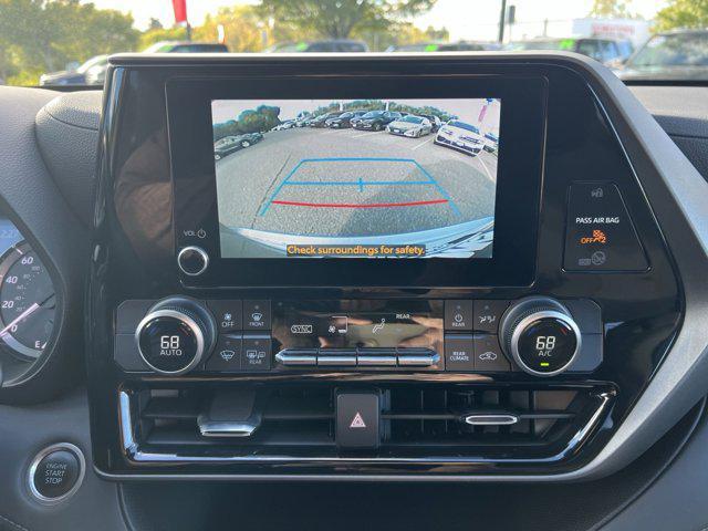 used 2024 Toyota Highlander car, priced at $30,285
