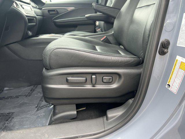 used 2022 Honda Passport car, priced at $32,000