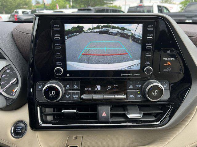 used 2022 Toyota Highlander car, priced at $38,600