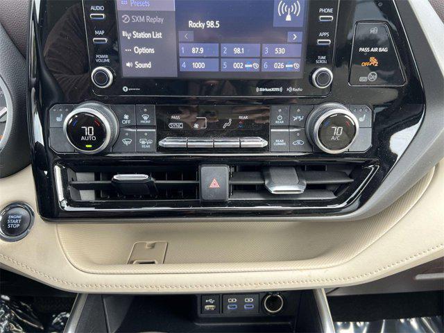 used 2022 Toyota Highlander car, priced at $38,600