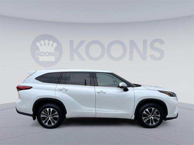 used 2022 Toyota Highlander car, priced at $38,600