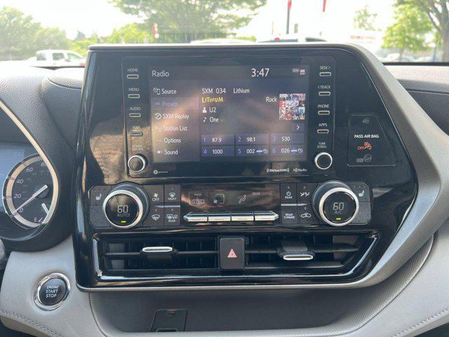 used 2022 Toyota Highlander car, priced at $39,400