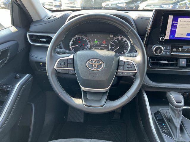 used 2023 Toyota Highlander car, priced at $31,985