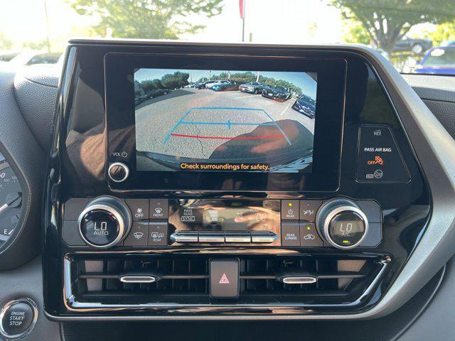 used 2023 Toyota Highlander car, priced at $31,985