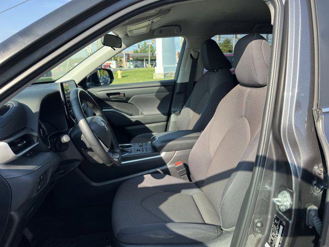 used 2023 Toyota Highlander car, priced at $31,985