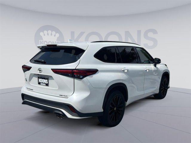 used 2023 Toyota Highlander car, priced at $43,100
