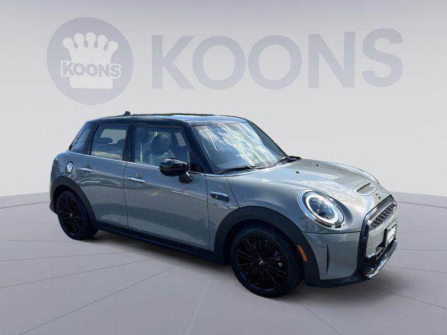 used 2022 MINI Hardtop car, priced at $26,500