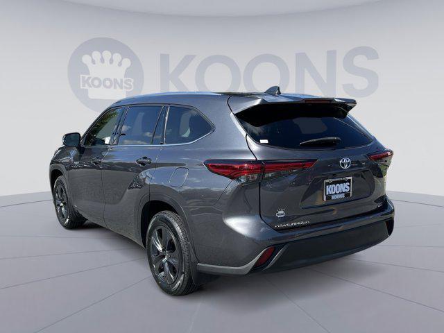 used 2021 Toyota Highlander Hybrid car, priced at $32,885