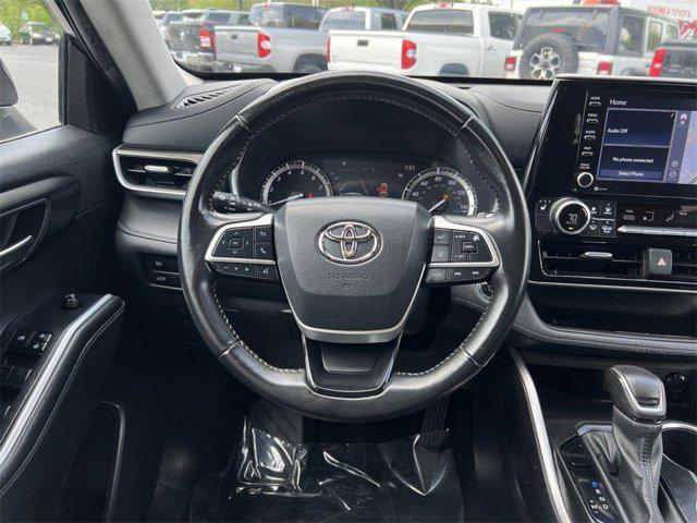 used 2022 Toyota Highlander car, priced at $37,000
