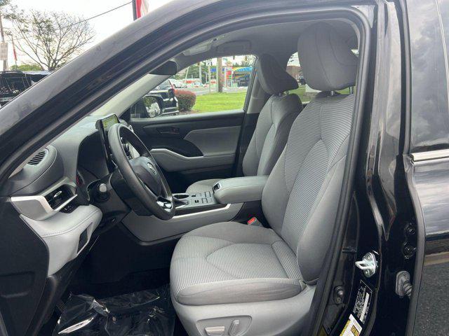 used 2021 Toyota Highlander car, priced at $29,600