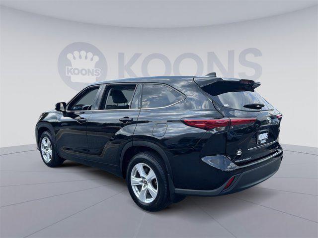 used 2022 Toyota Highlander car, priced at $32,200