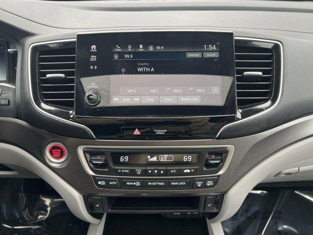used 2022 Honda Pilot car, priced at $31,000