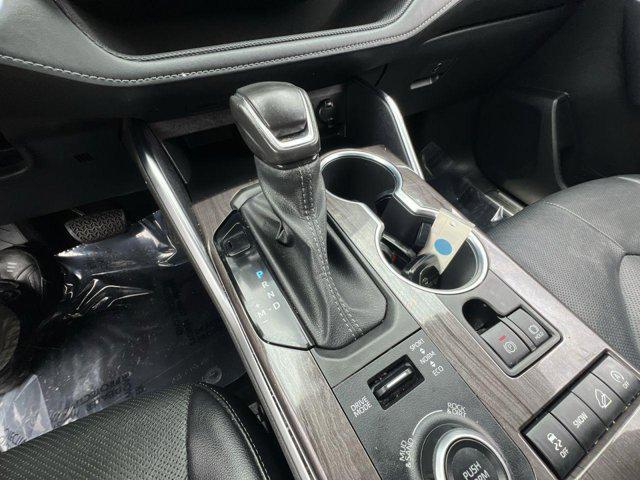 used 2022 Toyota Highlander car, priced at $43,000