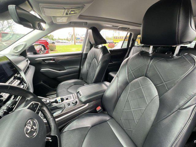 used 2022 Toyota Highlander car, priced at $43,000