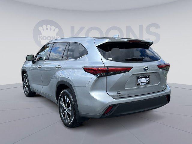 used 2021 Toyota Highlander Hybrid car, priced at $36,100