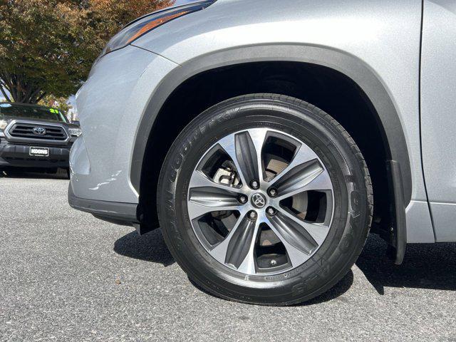used 2021 Toyota Highlander Hybrid car, priced at $36,100