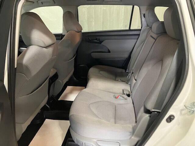 used 2021 Toyota Highlander car, priced at $28,998