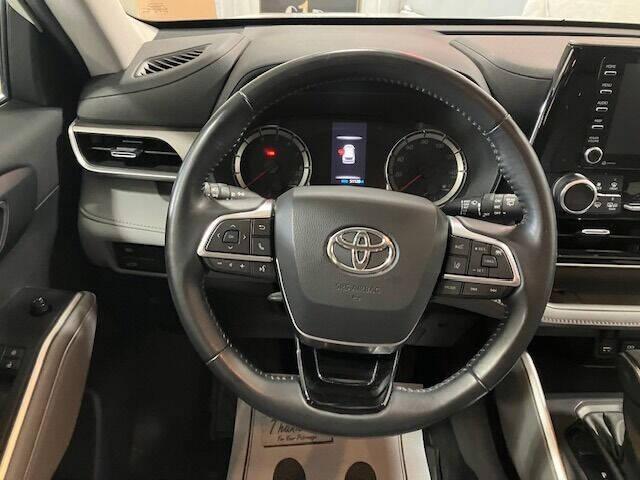 used 2021 Toyota Highlander car, priced at $28,998