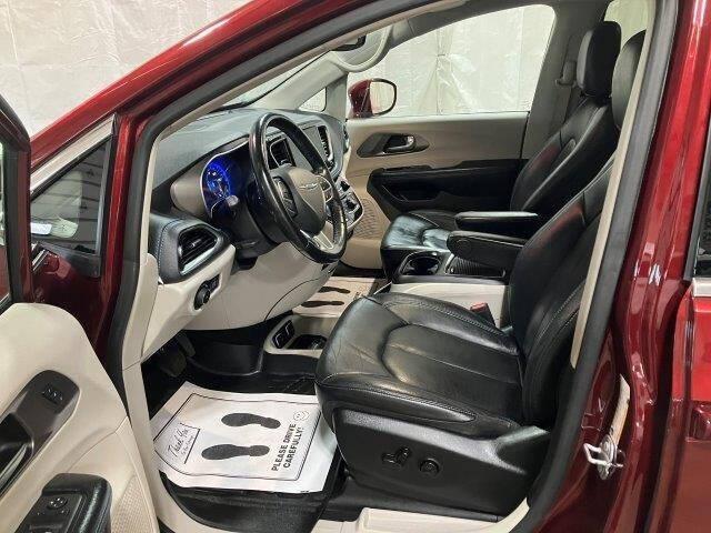 used 2021 Chrysler Pacifica car, priced at $20,998