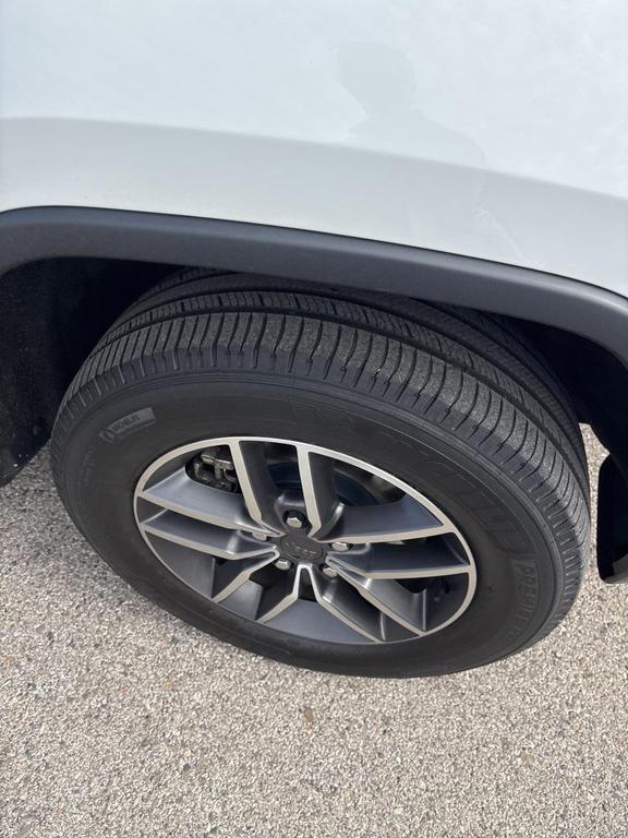 used 2022 Jeep Grand Cherokee car, priced at $30,999