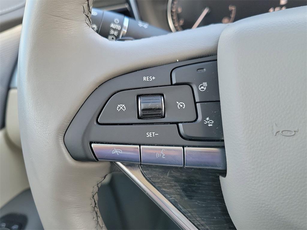 used 2024 Cadillac XT6 car, priced at $48,399
